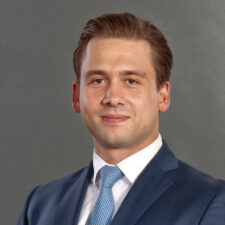 Max Dolata | HHL Alumni