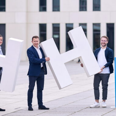 Part Time MBA Students holding HHL Letters