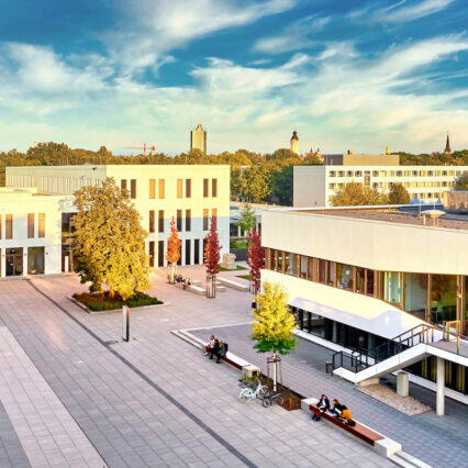 HHL Campus Jahnallee Schmalenbachgebaeude Innenhof