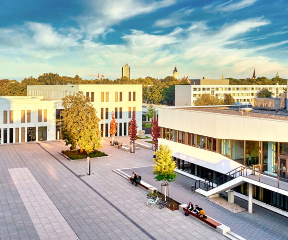 HHL Campus Jahnallee Schmalenbachgebaeude Innenhof