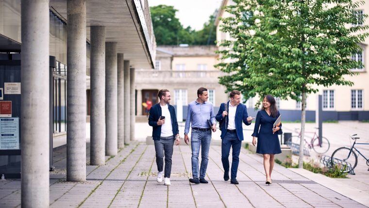 HHL Pt MBA Students Walking Across Campus Leipzig K