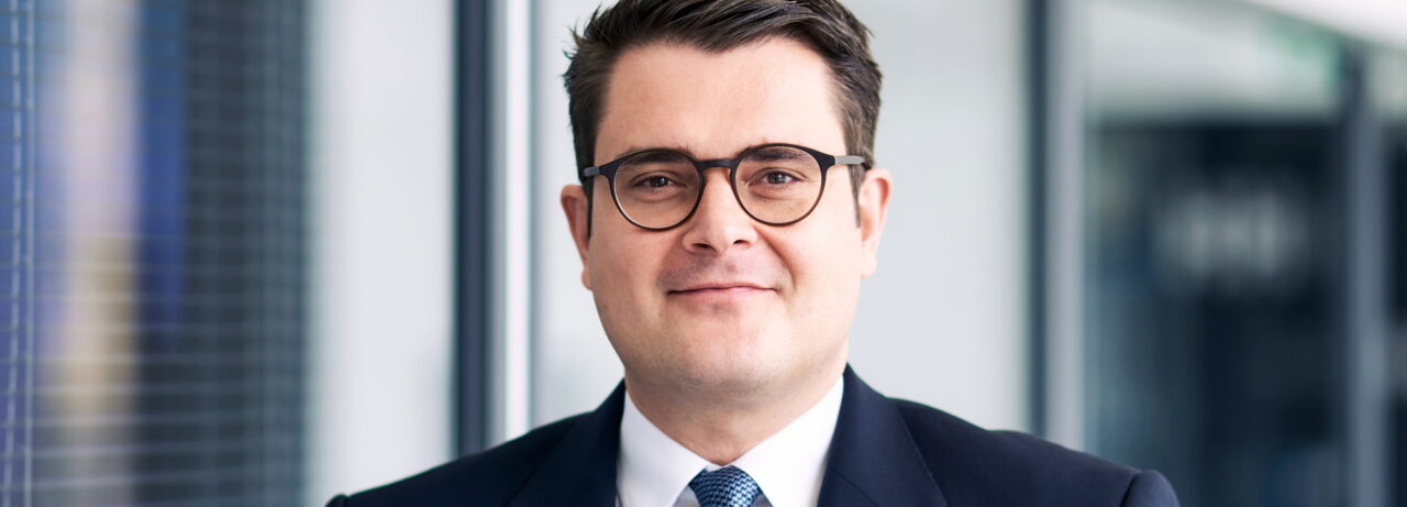 Portrait of Prof. Dr. Tobias Dauth