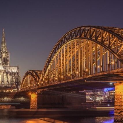 Koeln Dom Bruecke Nacht