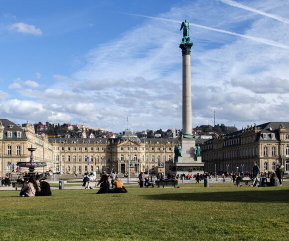 Schlossplatz Stuttgart in the summer.