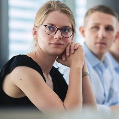 HHL students carefully listening in a lecture